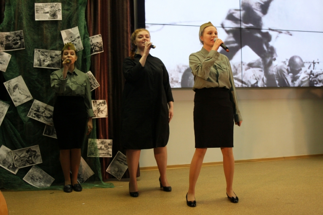 Студенты СПбГПМУ исполнили песни Победы 52