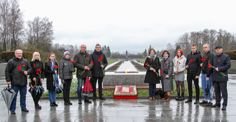 Студенты и сотрудники СПбГПМУ почтили память героев 10