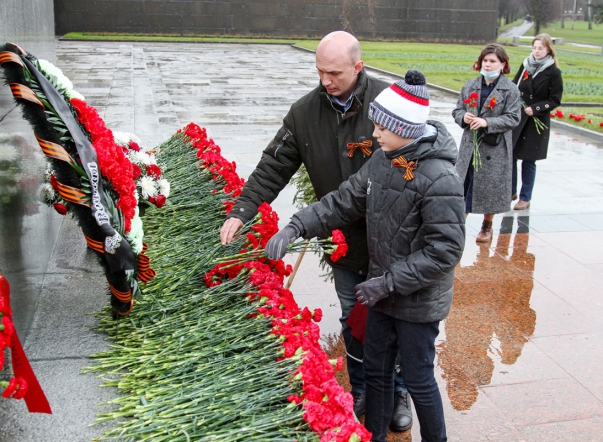 Студенты и сотрудники СПбГПМУ почтили память героев 16