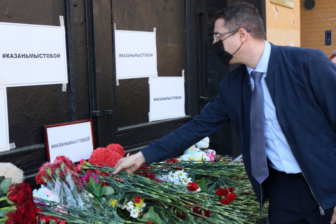 Студенты СПбГПМУ возложили цветы у представительства Татарстана в Санкт-Петербурге 5