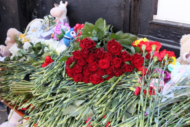 Студенты СПбГПМУ возложили цветы у представительства Татарстана в Санкт-Петербурге 12