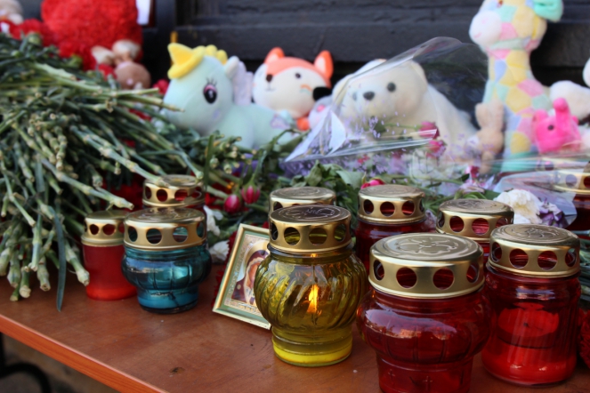 Студенты СПбГПМУ возложили цветы у представительства Татарстана в Санкт-Петербурге 14