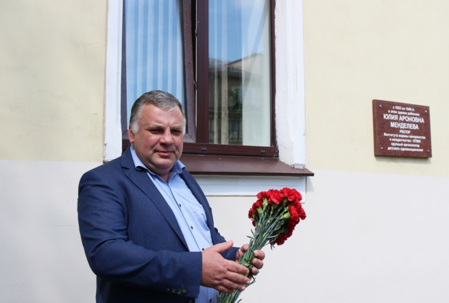 В Педиатрическом университете увековечили первого ректора 4