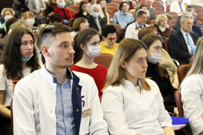 Студентов Педиатрического университета поблагодарили за борьбу с COVID-19 9