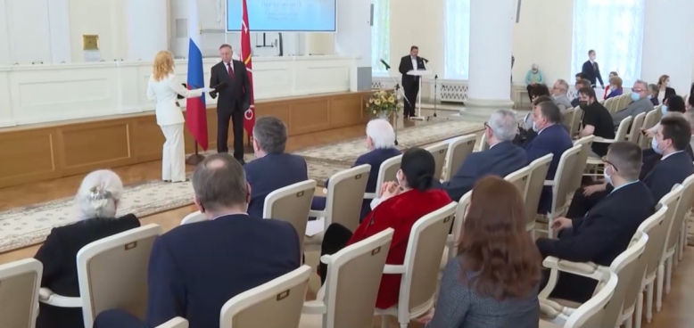 Ректору СПбГПМУ вручили премию Правительства города