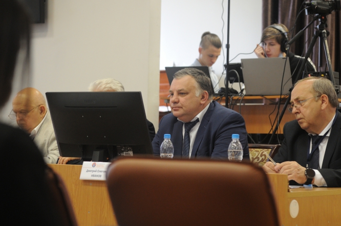 26 мая: Пленарное  заседание 3