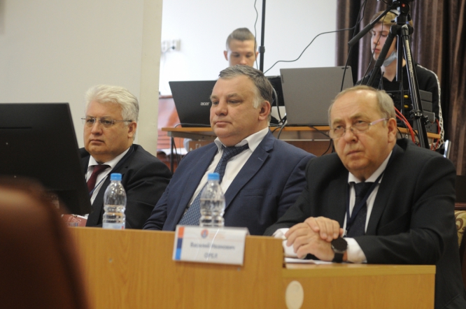 26 мая: Пленарное  заседание 4