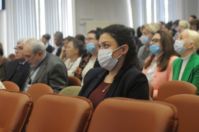 26 мая: Пленарное  заседание 31