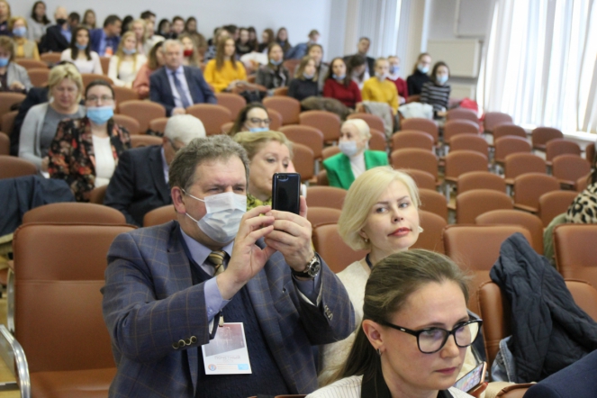 26 мая: Пленарное  заседание 43