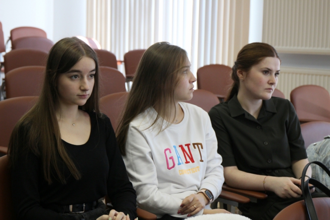 27 мая: Пленарное заседание 1