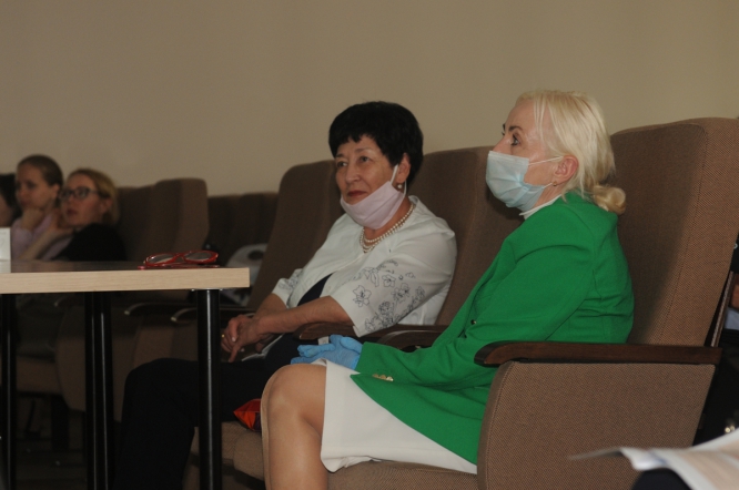 27 мая: Актуальные проблемы педиатрической нефрологии 34