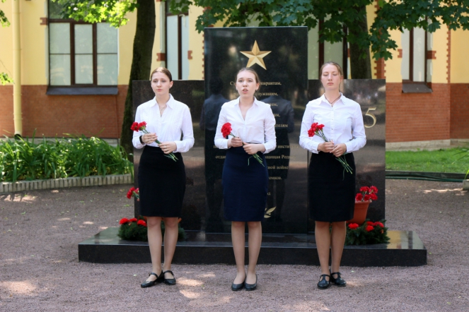 22 июня в Педиатрическом университете прошёл митинг памяти 8