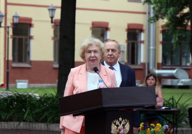 В Педиатрическом университете вручили дипломы выпускникам 20