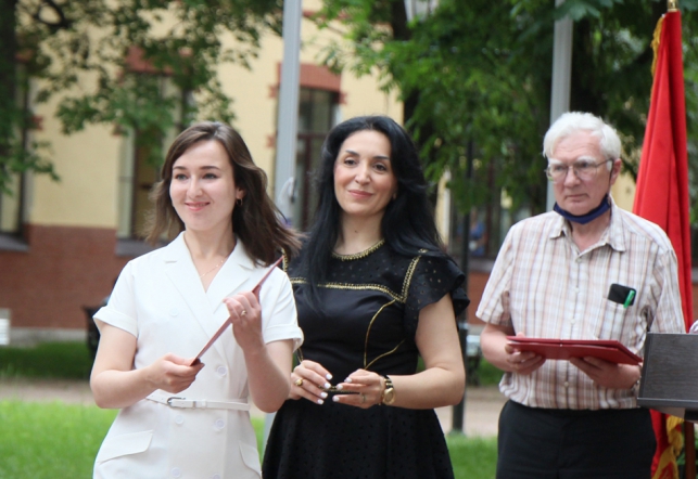 В Педиатрическом университете вручили дипломы выпускникам 53