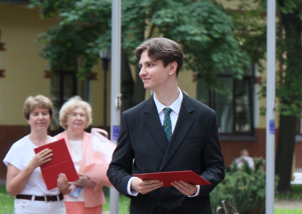 В Педиатрическом университете вручили дипломы выпускникам 56