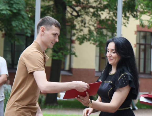 В Педиатрическом университете вручили дипломы выпускникам 58