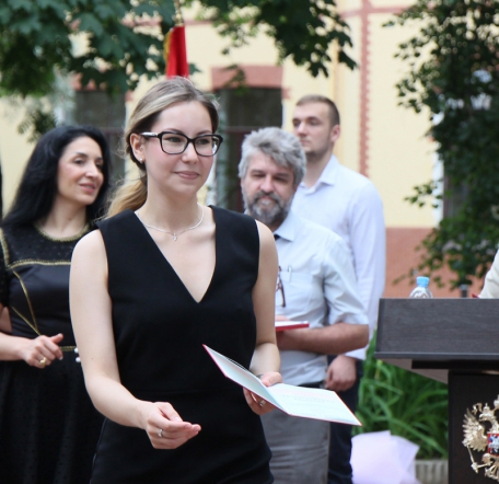 В Педиатрическом университете вручили дипломы выпускникам 73