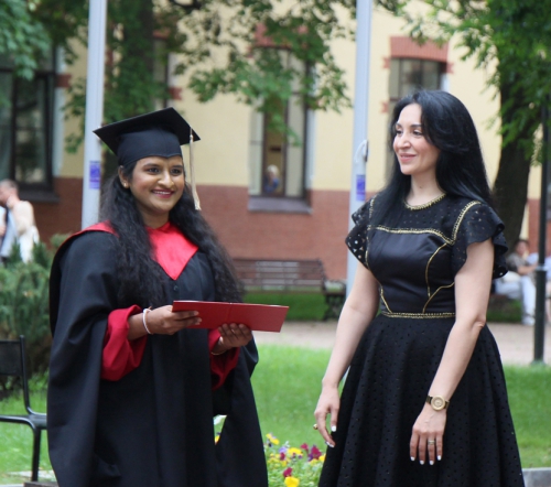 В Педиатрическом университете вручили дипломы выпускникам 84