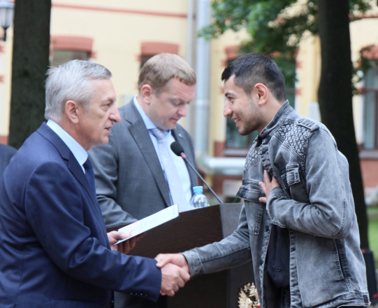 В Педиатрическом университете вручили дипломы выпускникам 85