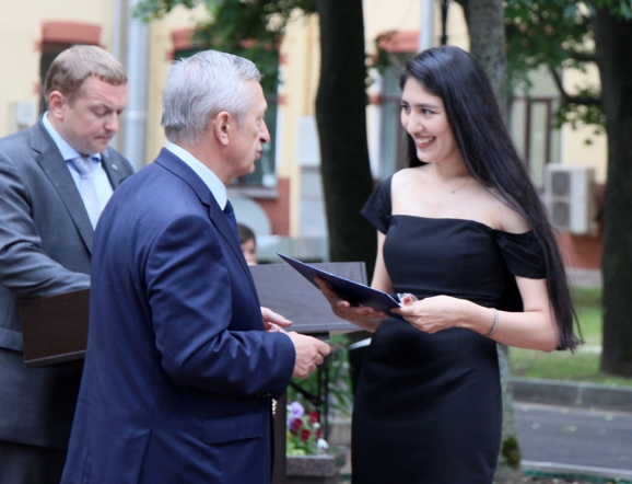 В Педиатрическом университете вручили дипломы выпускникам 88