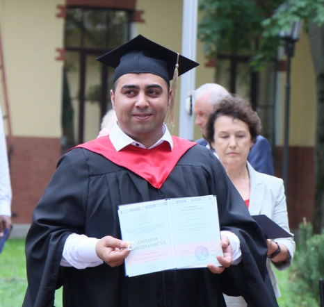 В Педиатрическом университете вручили дипломы выпускникам 92