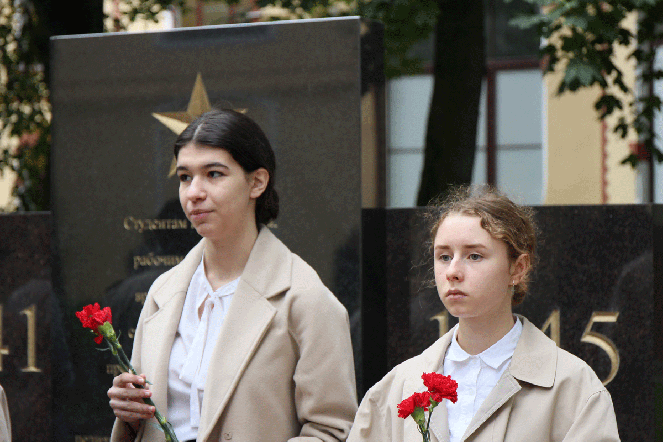 В СПбГПМУ почтили память павших в годы блокады Ленинграда 4