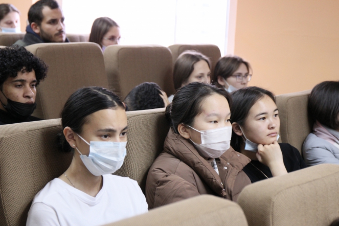 Академик Шабров выступил перед студентами СПбГПМУ 19