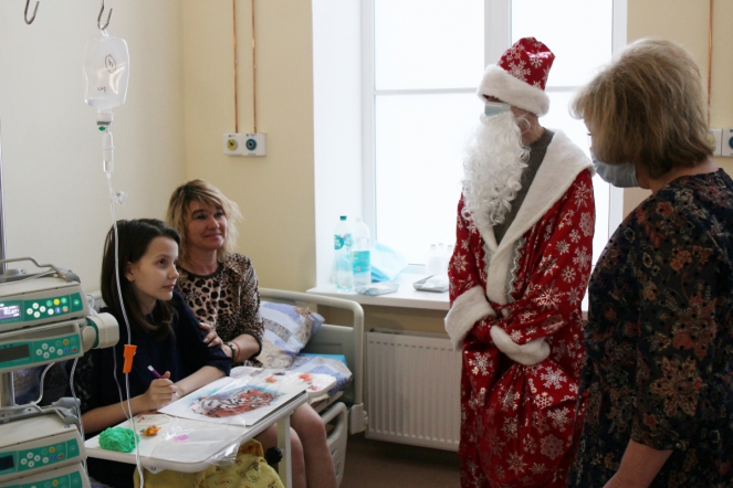 Уполномоченная по правам ребёнка в Ленинградской области посетила СПбГПМУ 4