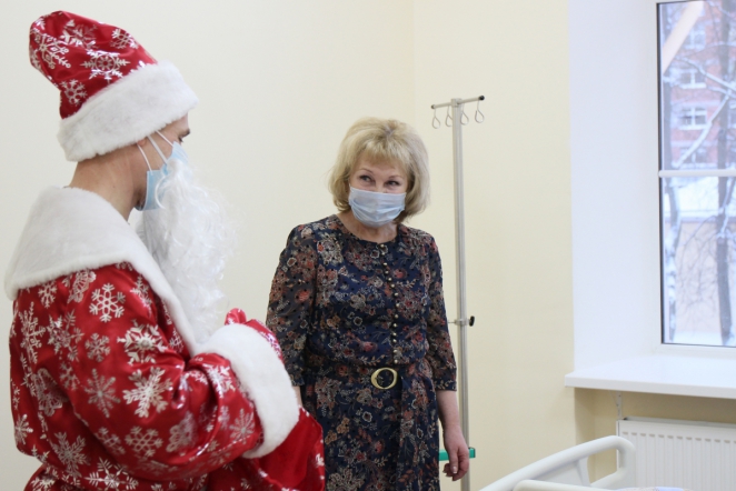 Уполномоченная по правам ребёнка в Ленинградской области посетила СПбГПМУ 7