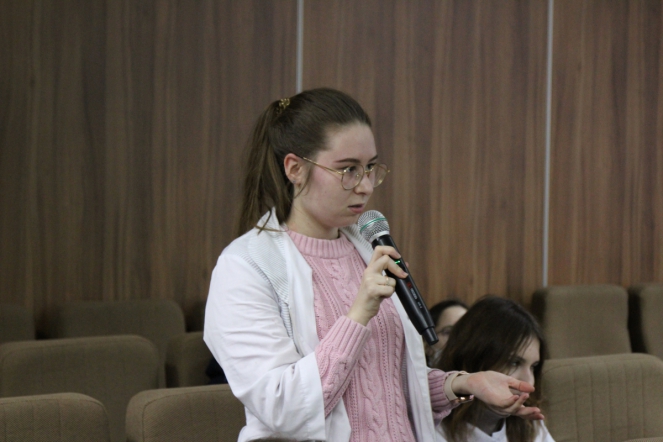 Студенты СПбГПМУ встретились с министром здравоохранения Новгородской области 24