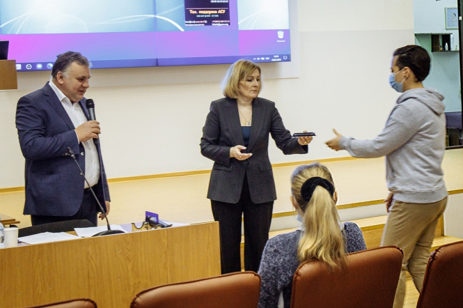 Сотрудники СПбГПМУ получили награды за вклад в борьбу с коронавирусом