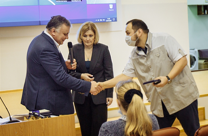 Сотрудники СПбГПМУ получили награды за вклад в борьбу с коронавирусом 2