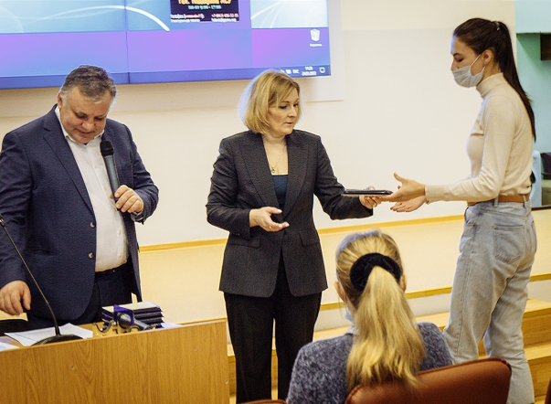 Сотрудники СПбГПМУ получили награды за вклад в борьбу с коронавирусом 10