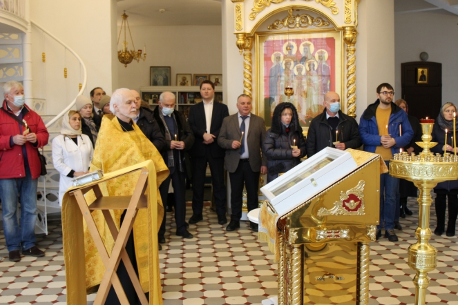 В СПбГПМУ отслужили панихиду по убиенным воинам 5
