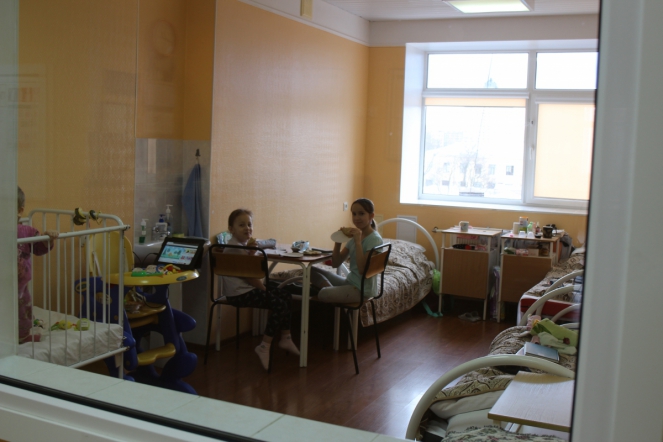 Волонтеры СПбГПМУ угостили пациентов блинами 4