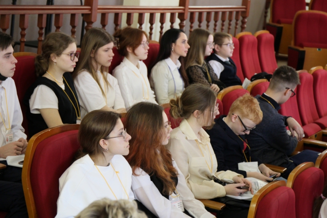 Участники форума «Моя будущая профессия – врач» побывали в СПбГПМУ 17