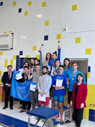 Команда СПбГПМУ взяла серебро в межвузовских соревнованиях по плаванию 4