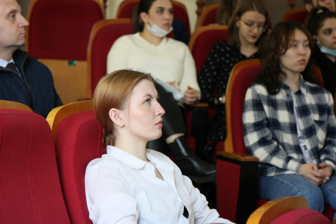 Ямальские школьники посетили Педиатрический университет 10