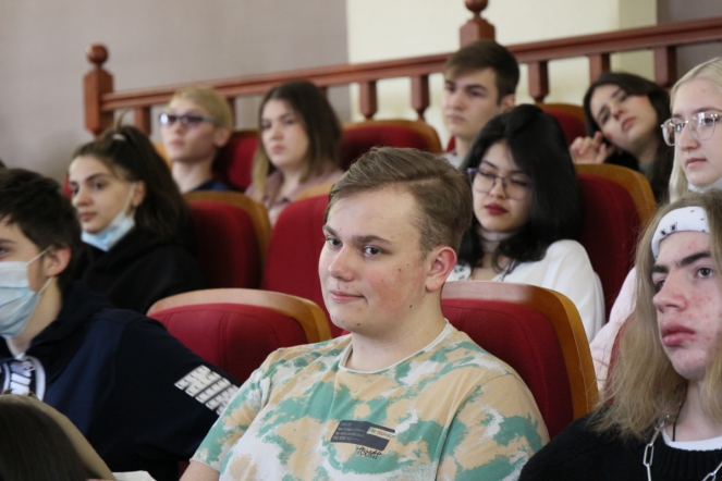 Ямальские школьники посетили Педиатрический университет 19