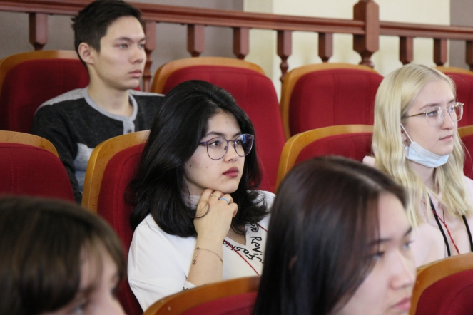 Ямальские школьники посетили Педиатрический университет 25