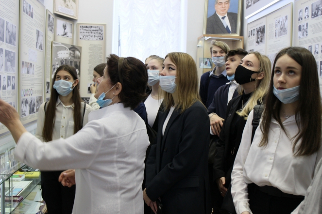 Школьники Санкт-Петербурга посетили СПбГПМУ 6