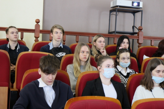 Школьники Санкт-Петербурга посетили СПбГПМУ 12