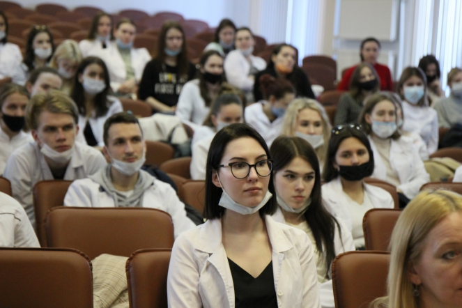 Студенты СПбГПМУ встретились с сотрудниками Роспотребнадзора 19