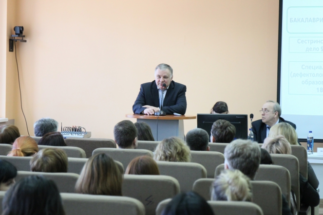 В Педиатрическом университете прошла ярмарка вакансий 12