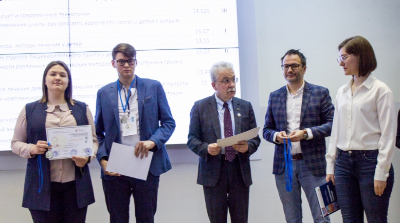 В СПбГПМУ подвели итоги студенческой конференции по хирургии 26