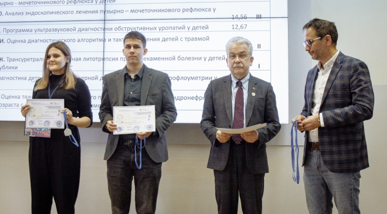 В СПбГПМУ подвели итоги студенческой конференции по хирургии 56