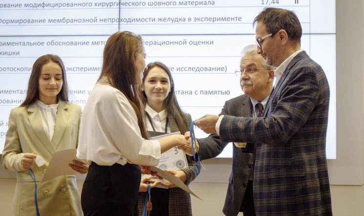 В СПбГПМУ подвели итоги студенческой конференции по хирургии 97
