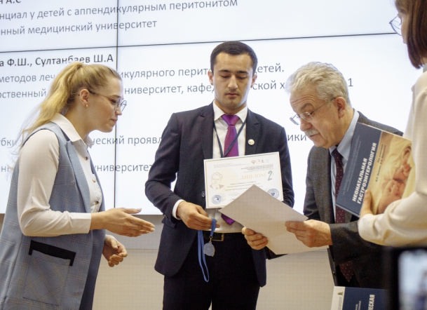 В СПбГПМУ подвели итоги студенческой конференции по хирургии 99