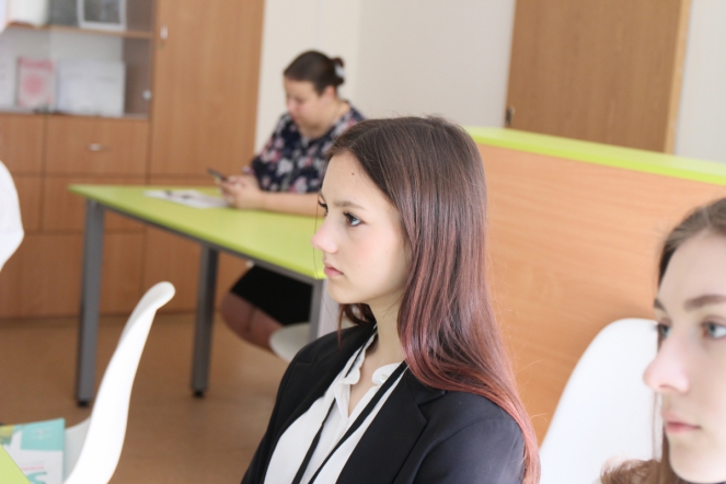 Представители СПбГПМУ провели лекцию для школьников 5