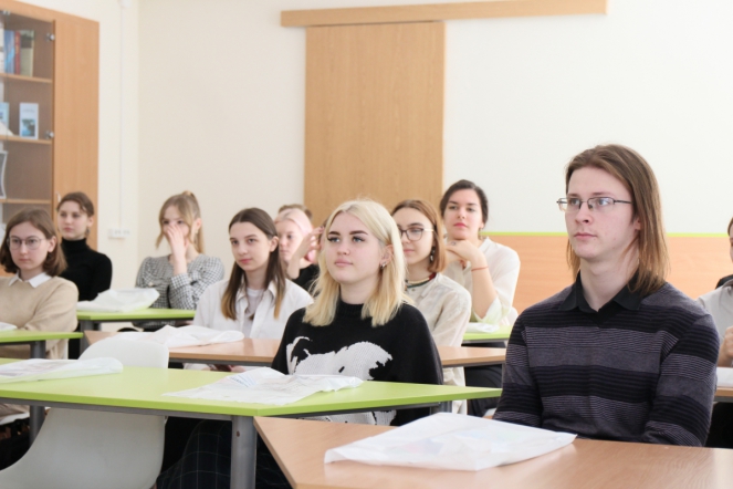 Представители СПбГПМУ провели лекцию для школьников 12